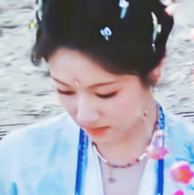 秦莞