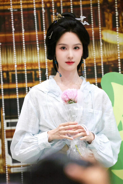 陈都灵