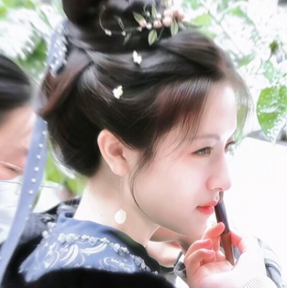 秦莞