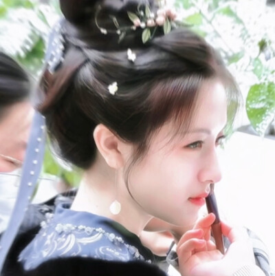 秦莞