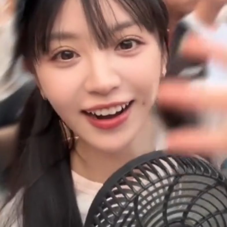 挥手小咪