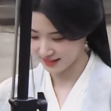 我欲提笔为汝一幅画，佳人请笑纳
