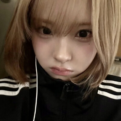 女头 dt主唱涵 图源ks