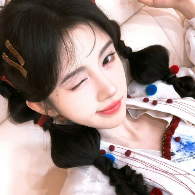 鞠婧祎