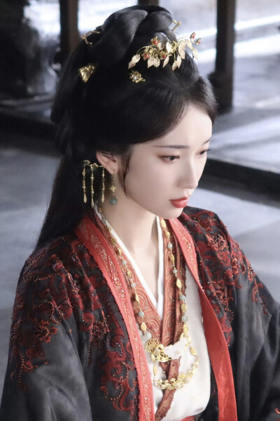 桃花映江山 孟蓁蓁