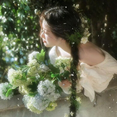 ❤️戏羚❤️＃生命力女生头像 ​​​＃Wechat氛围感女头＃夏日头像＃自由感＃自然系＃蝴蝶女孩头像＃艺术感头像＃胶片感头像＃复古＃棕色系