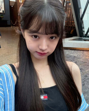张元英
