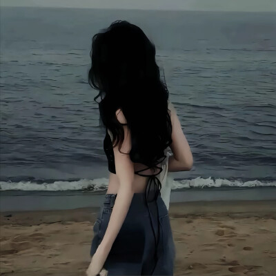 后来，我没有对谁再心动过，
甚至连聊天都没兴趣。
在新欢和旧爱里，我选择了爱自己，
干干净净，好好生活……