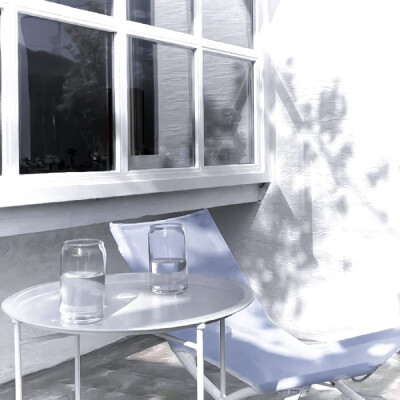 
^Long pavilion flute…雪落梅枝