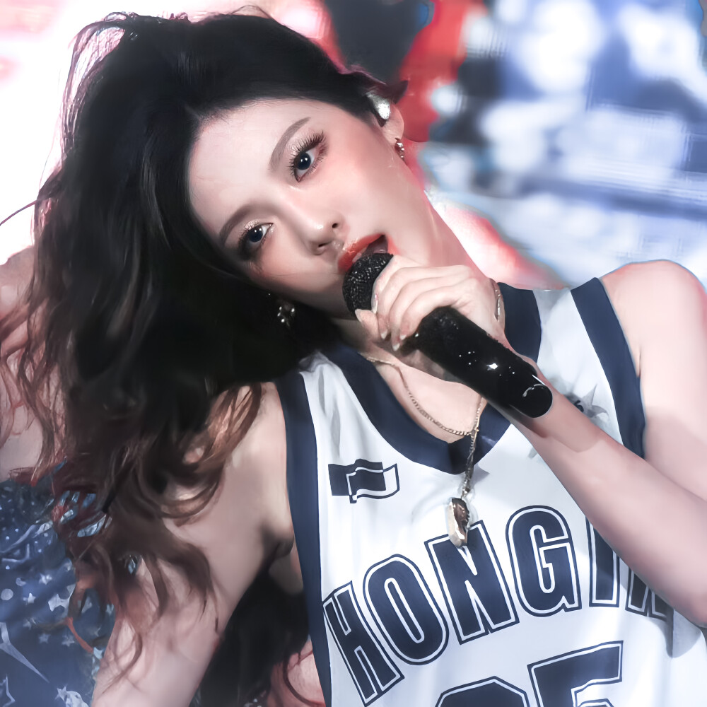 、不喜欢一个人，不必当场撕破脸皮，若实在做不到笑脸相迎，保持沉默便是最好的回应。在乌鸦的认知里，天鹅的洁白也是种过错。与其与疯狗争抢道路，不如退一步让它先行——打败一条狗不值得炫耀，反被它咬伤才是得不偿失。