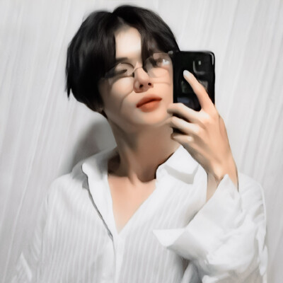  崔然竣YEONJUN* °✩暗闇の中で君のために星の火を灯している✧ֺ（我在黑暗里为你燃起星火.）