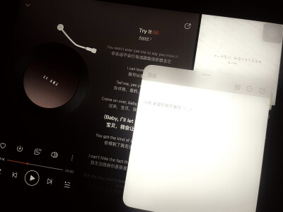 、不喜欢一个人，不必当场撕破脸皮，若实在做不到笑脸相迎，保持沉默便是最好的回应。在乌鸦的认知里，天鹅的洁白也是种过错。与其与疯狗争抢道路，不如退一步让它先行一—打败一条
狗不值得炫耀，反被它咬伤才是得…