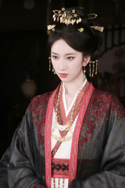 桃花映江山 孟蓁蓁