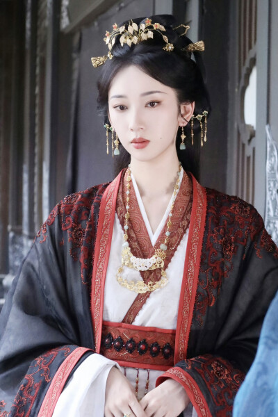 桃花映江山 孟蓁蓁