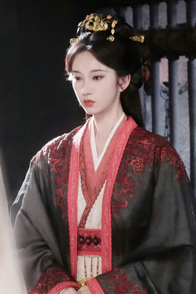 桃花映江山 孟蓁蓁