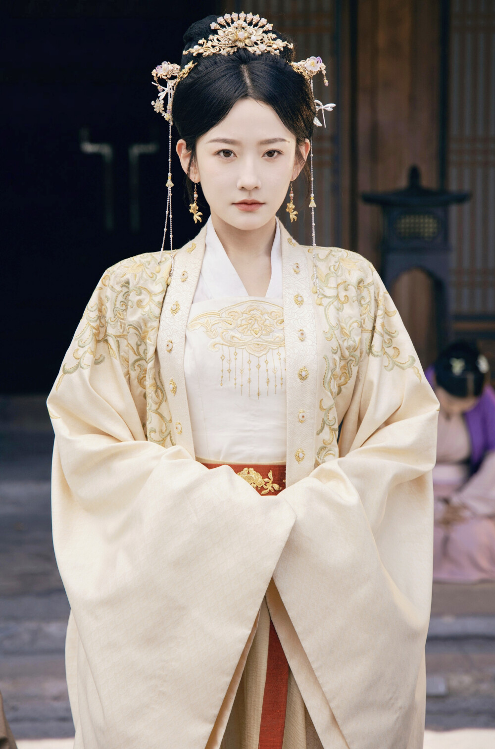 贬妻为妾，十万铁骑跪接我登基 萧倾雪