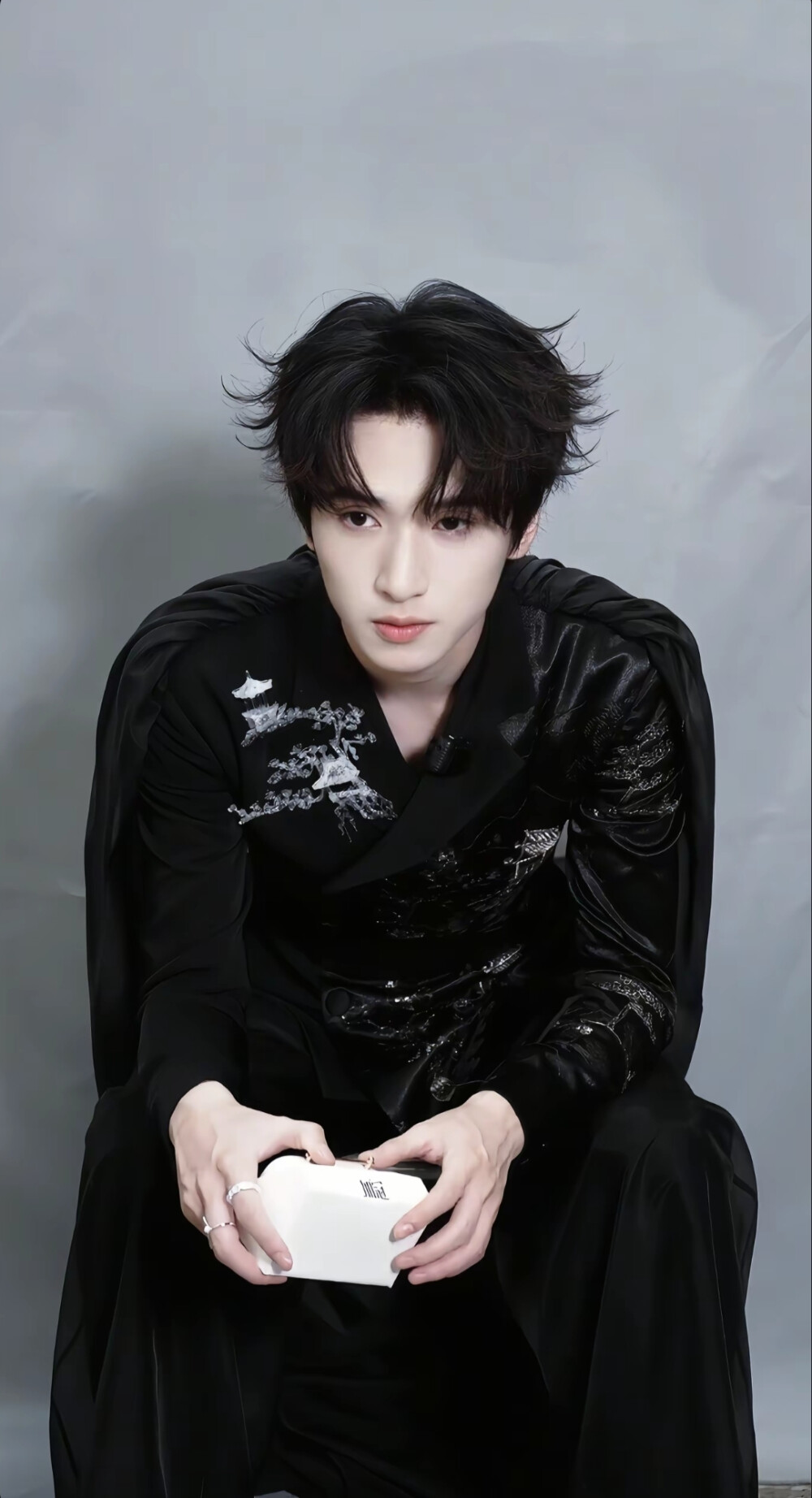 坦白从宽，抗拒从“严”