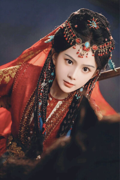 帝后互殴，但全宫都在磕cp 冯婞
