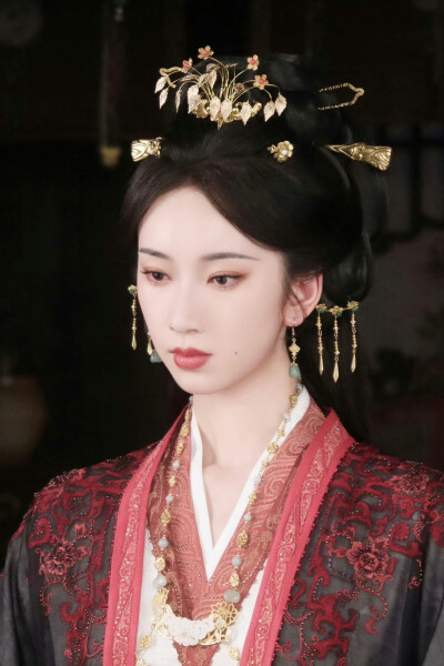 桃花映江山 孟蓁蓁