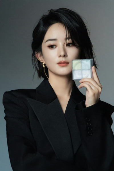 #纪梵希全球彩妆代言人赵丽颖#
是我老公帅~~~