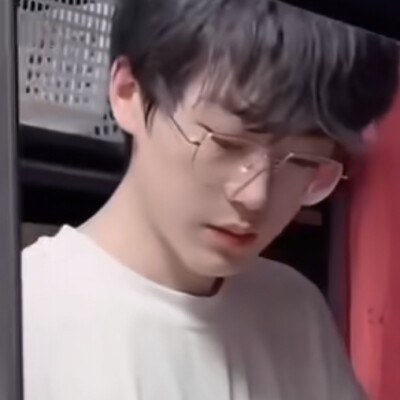 张钊