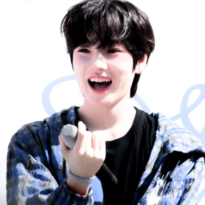 和小崽一起成为面包超人吧ovo