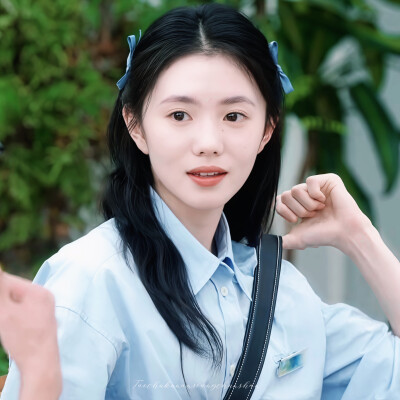 刘浩存.