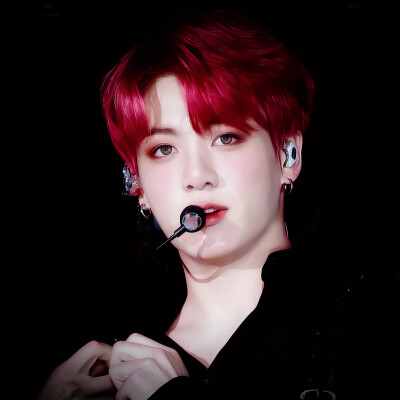 开启门扉的人 连灵魂都会为你燃烧
田柾国JK