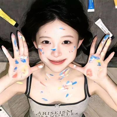 女生头像，
来源网络，仅分享，侵权删。
