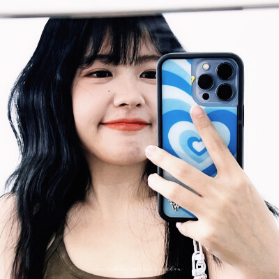 赖美云.