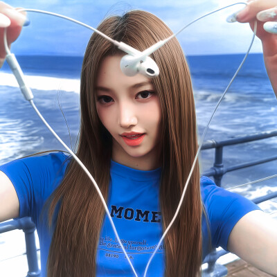 李诗洁你个小猫！