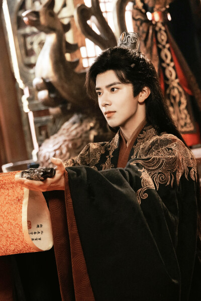 贬妻为妾，十万铁骑跪接我登基 祁渊