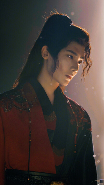雀骨 侯明昊