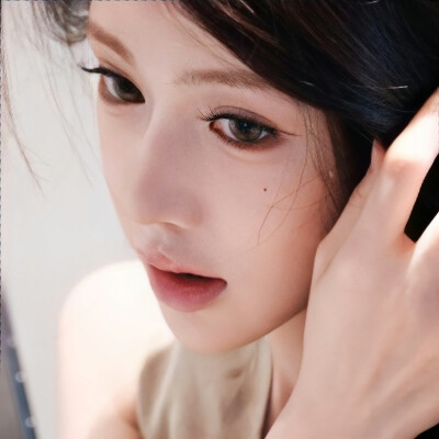 时间从来不语 但回答了所有问题 ​​​
#氛围感女头##朋友圈套图#