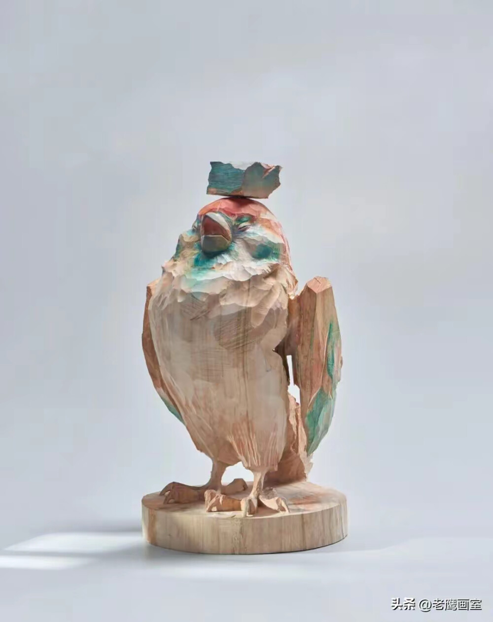 创作这组动物雕塑作品的艺术家，名叫陈修桥，来自于中国台湾省，就读于台湾省艺术大学
