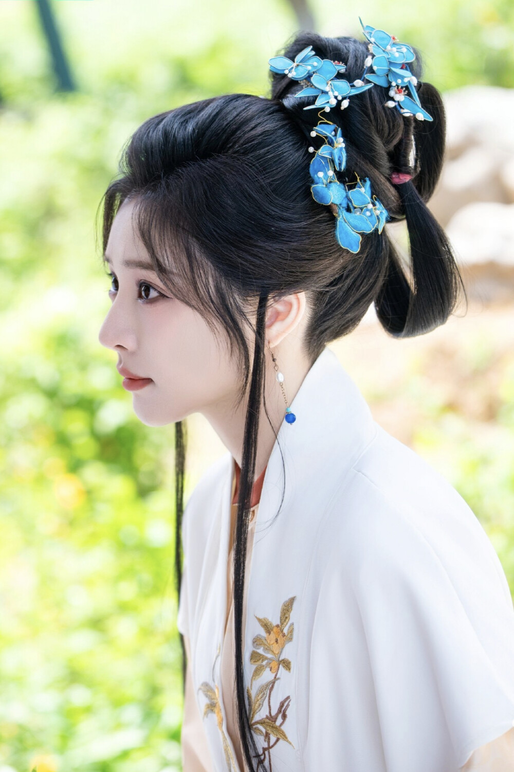 青笺未寄误红妆 姜时愿