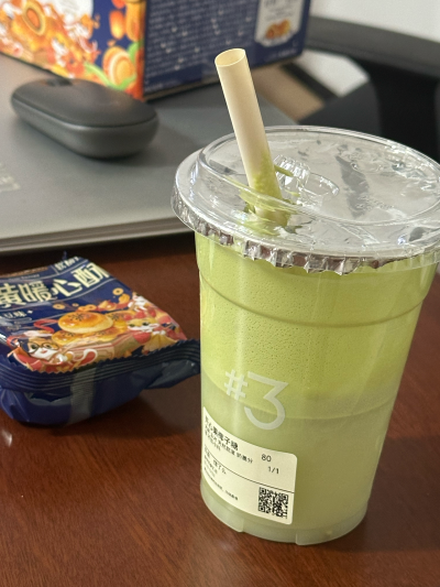 3号yee捣鼓半天，喝掉半杯了…