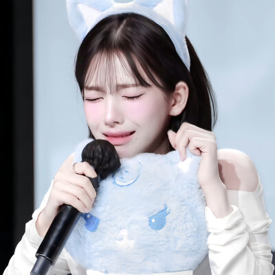 打这个假哭咪咪