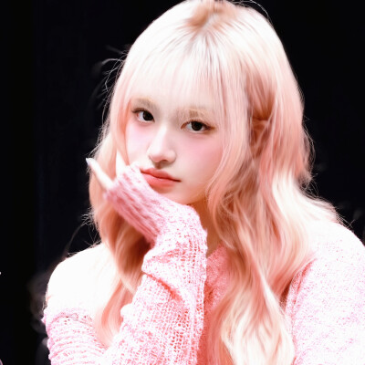 ˖⊹ ᨦ sᴛʀᴀᴡʙᴇʀʀʏ ʜᴀɴᴅʙᴇʟʟ ᨩ ․⁺
