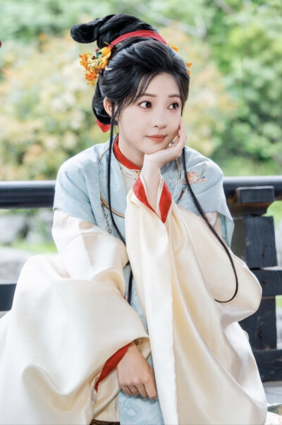 青笺未寄误红妆 姜时愿