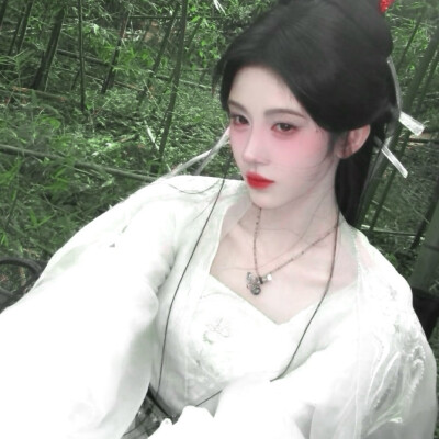 我生命里有磅礴的绿，终成哗然的春。