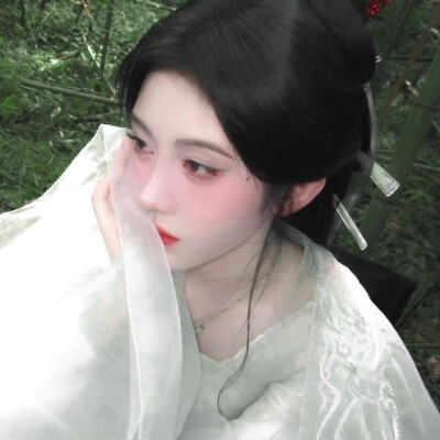 我生命里有磅礴的绿，终成哗然的春。