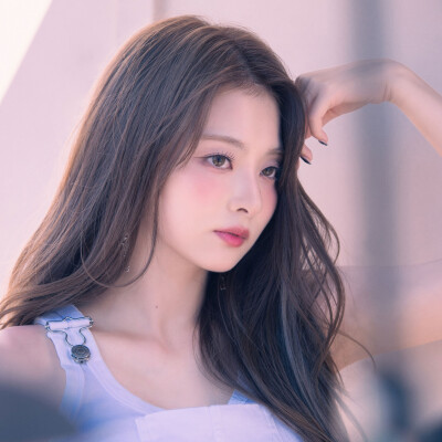 李娜炅