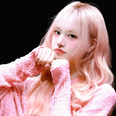 ˖⊹ ᨦ sᴛʀᴀᴡʙᴇʀʀʏ ʜᴀɴᴅʙᴇʟʟ ᨩ ․⁺
