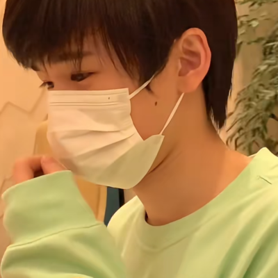 尝尝一个东洋乌梅 再给我一个甜妹