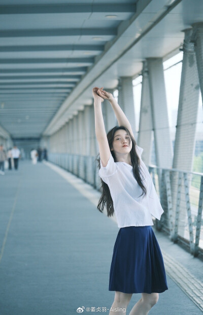 姜贞羽