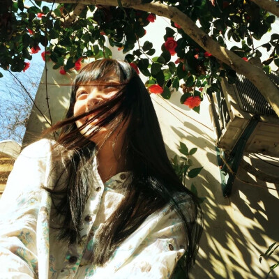 自信明媚的女头