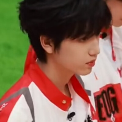 运动风男孩