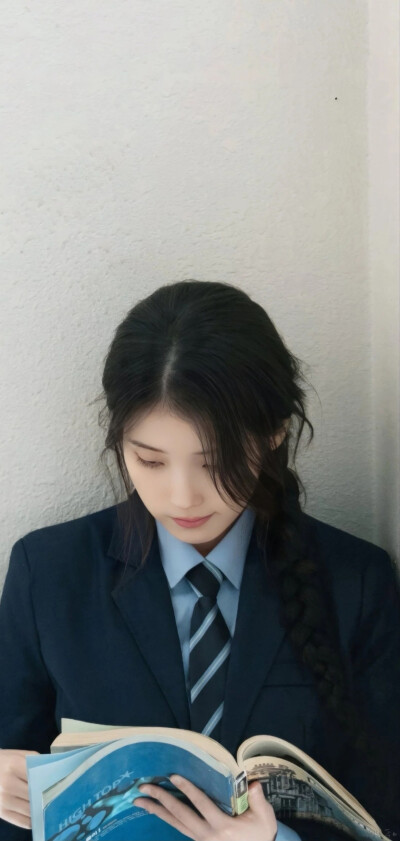 IU