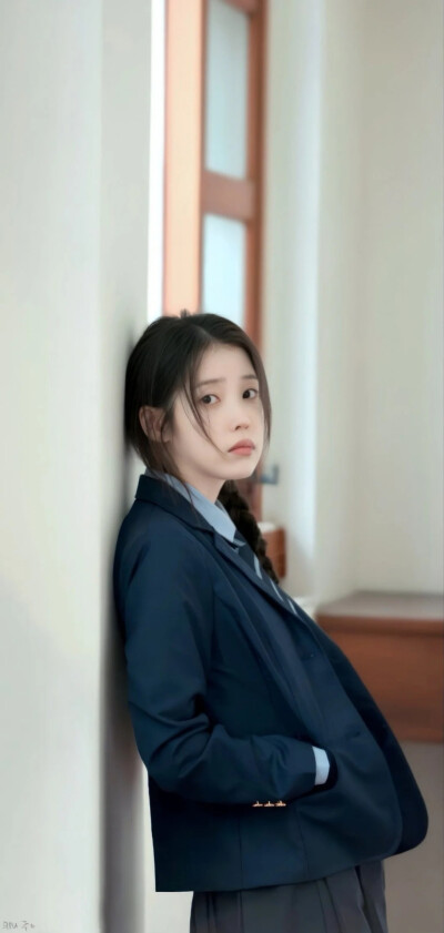 IU